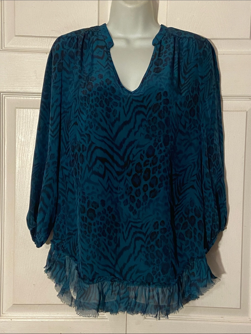 Rebecca Taylor Teal Animal-Print V-Neck Blouse w/Ruffle Hem sz 6 100% Silk Top